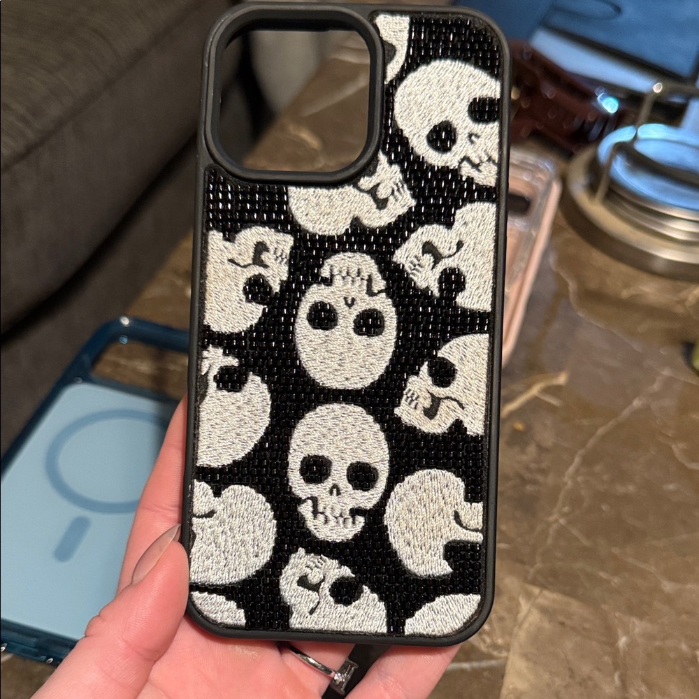 16 PM Skull Pattern Black & White Phone Case - Compatible Cell Phone Accessory